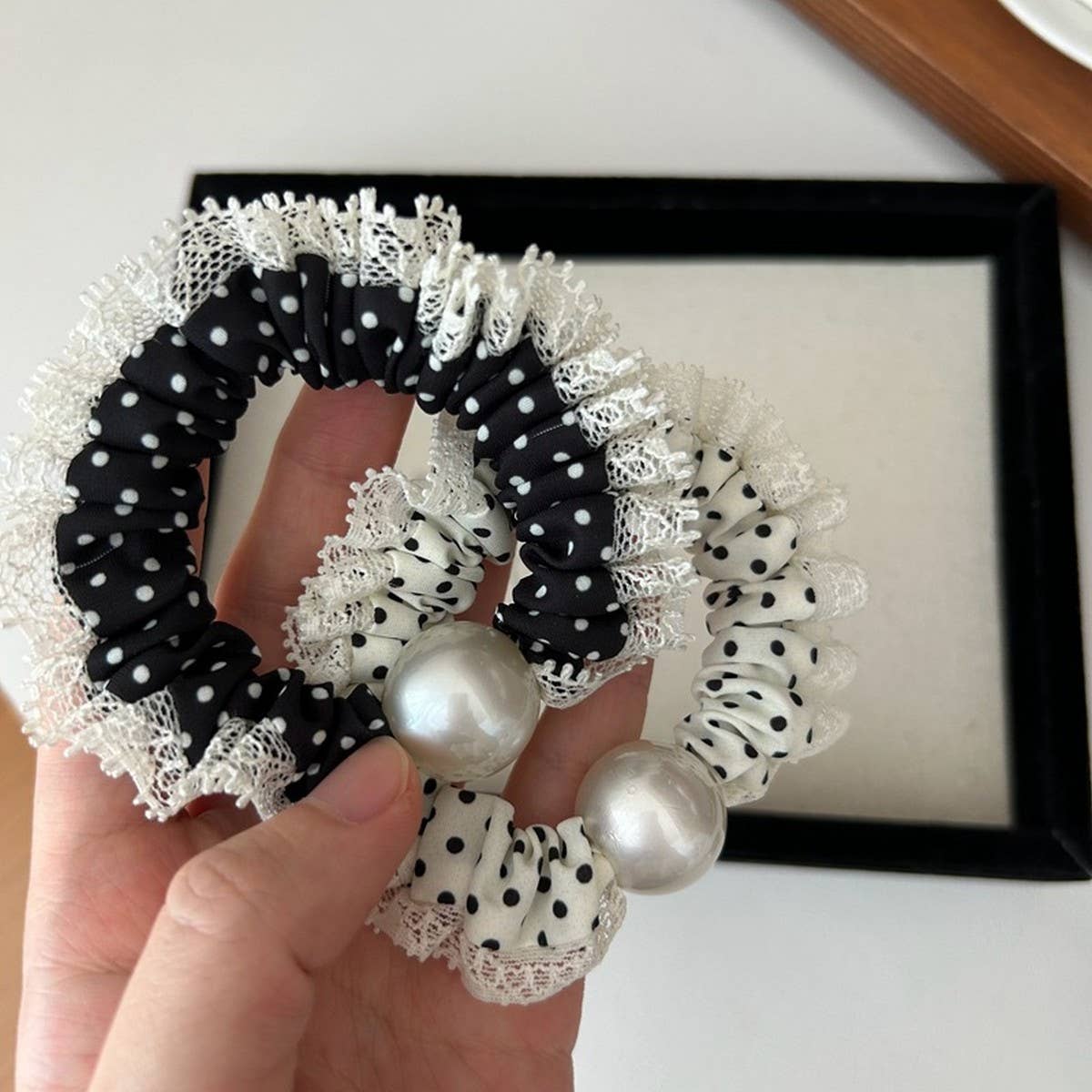 CURLY SMALL POLKA DOT HAIR SCRUNCHIES_CWAHA2820