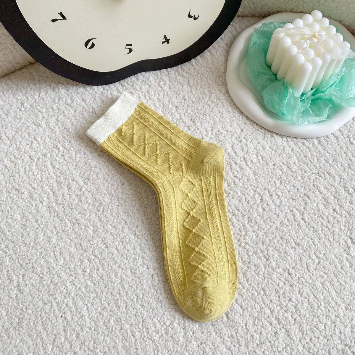 CONTRAST COLOR SMALL FRESH DIAMOND COTTON SOCKS_CWMS0913