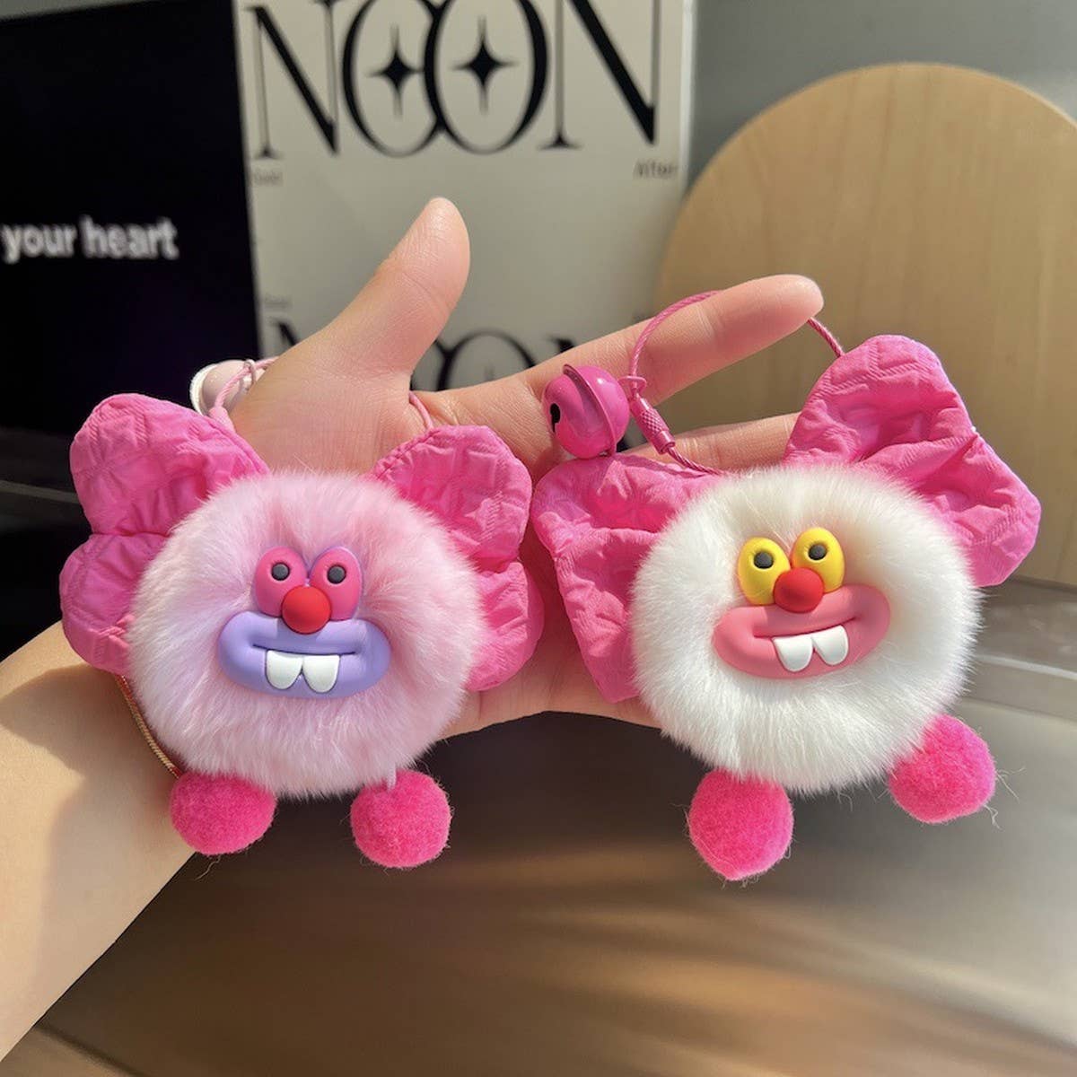 BOWKNOT SMALL COAL BRIQUETTES CAR KEYCHAIN PENDANT_CWMM2552