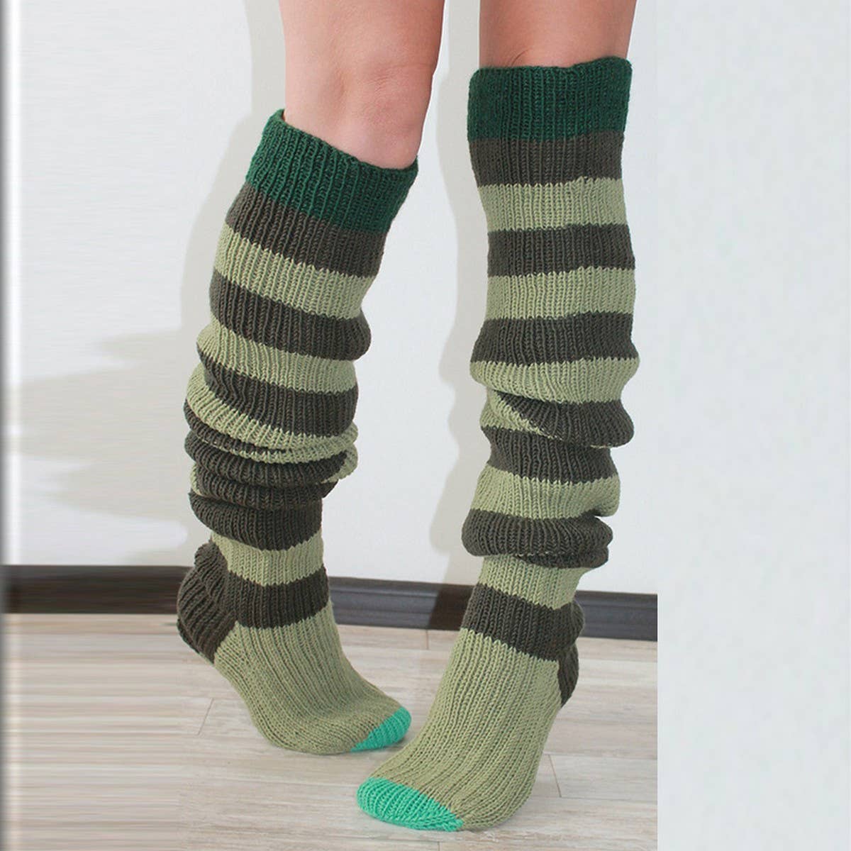 FASHION STRIPED LONG OVER THE KNEE SOCKS_CWMS0848