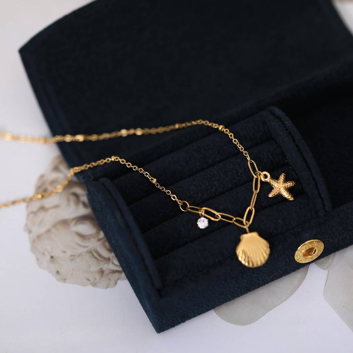 STAINLESS STEEL OCEAN STYLE SHELL PEARL NECKLACE_CWMM3918