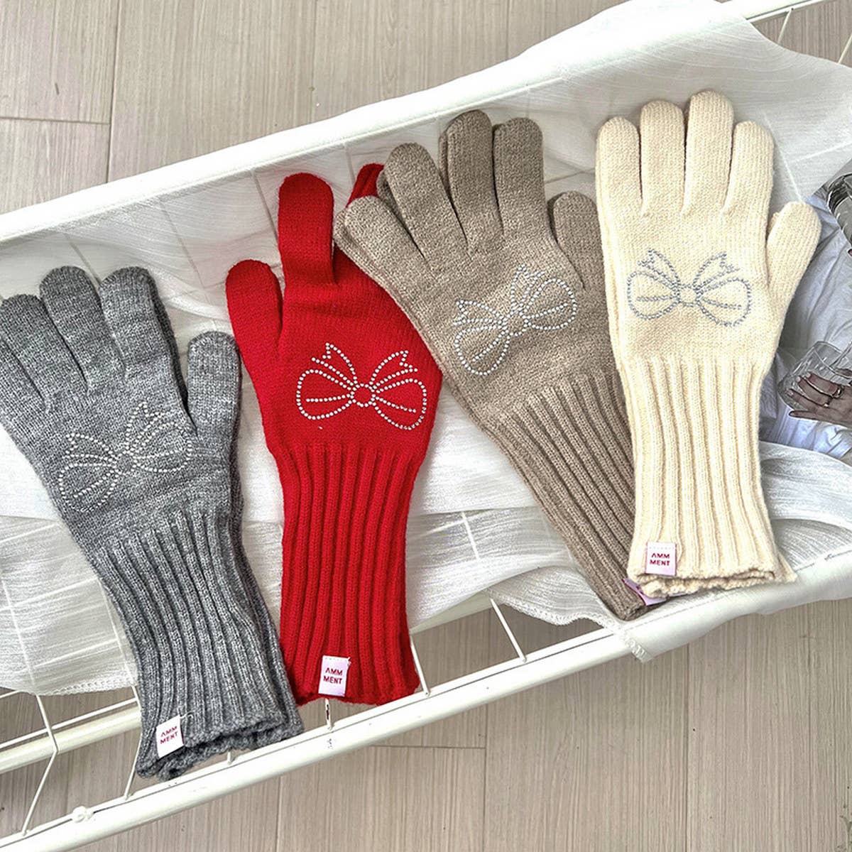 RHINESTONE BOW TOUCH SCREEN FIVE FINGER GLOVES_CWAG0141