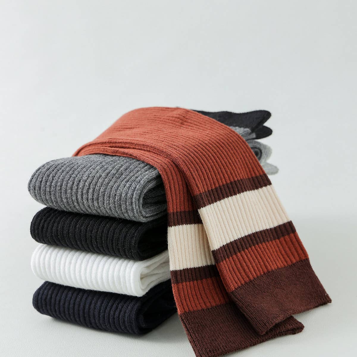 2024 NEW COLOR CONTRAST STRIPED MID CALF SOCKS_CWMS0649