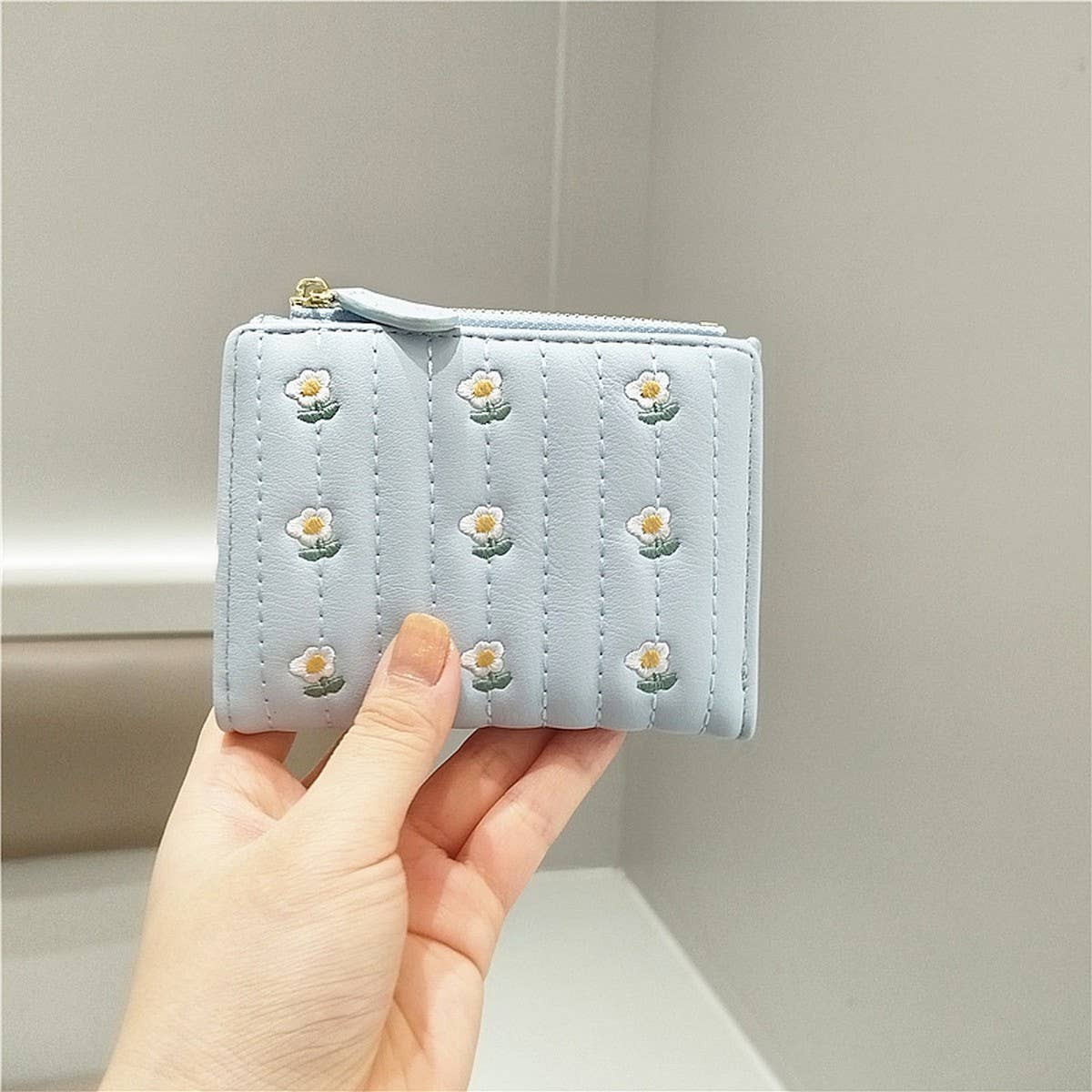 Cute Embroidered 2-Fold Wallet For Women_Cwab06256
