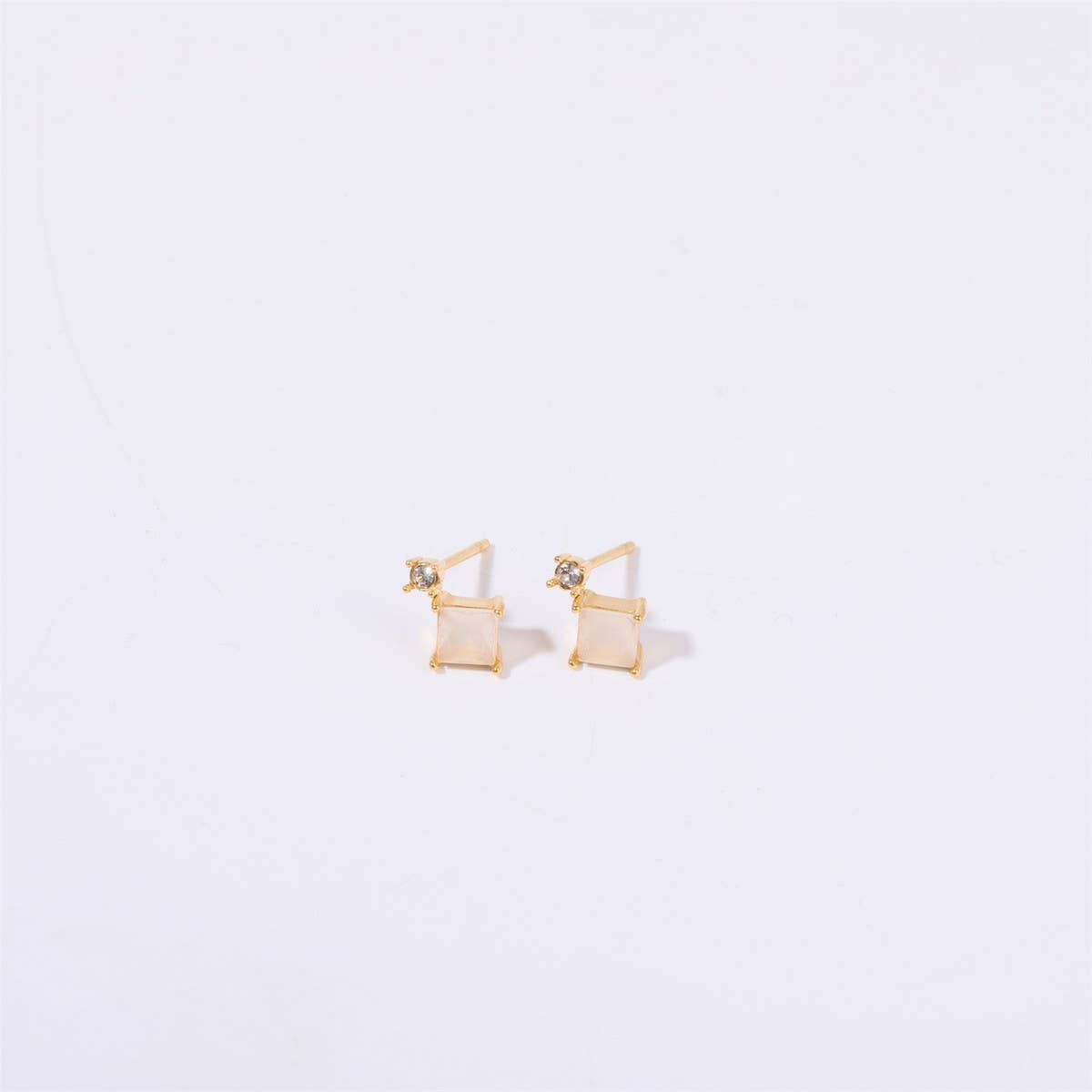 SIMPLE OPAL ZIRCON SMALL BONE STUD EARRINGS_CWMM5717