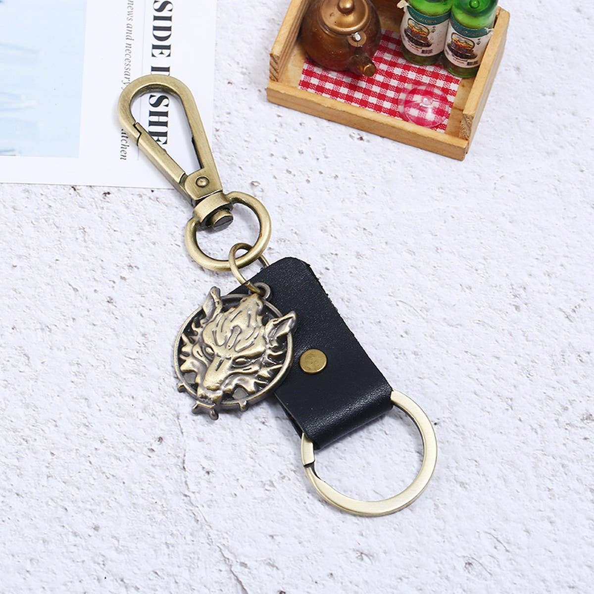MENS ALLOY WOLF HEAD LEATHER KEYCHAIN_CWMM5020