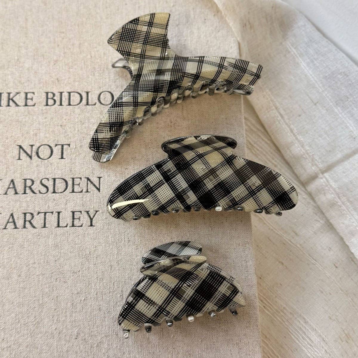 Plaid Claw Clip Retro Arc Hair Grip Accessory_Cwaha07769