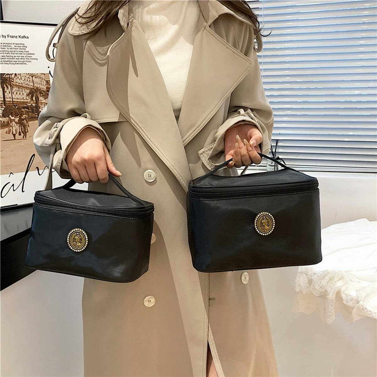 NEW HIGH END BLACK SOLID COLOR COSMETIC BAG_CWAB4498