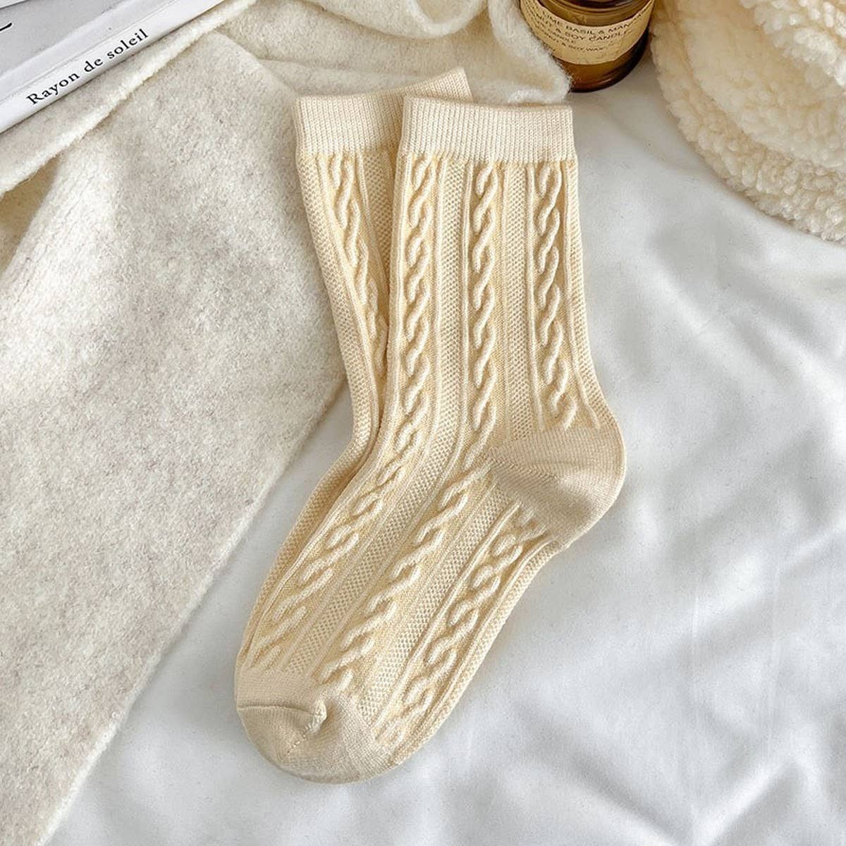 SOLID COLOR RETRO TWISTED DIAMOND WARM PILE SOCKS_CWMS1063