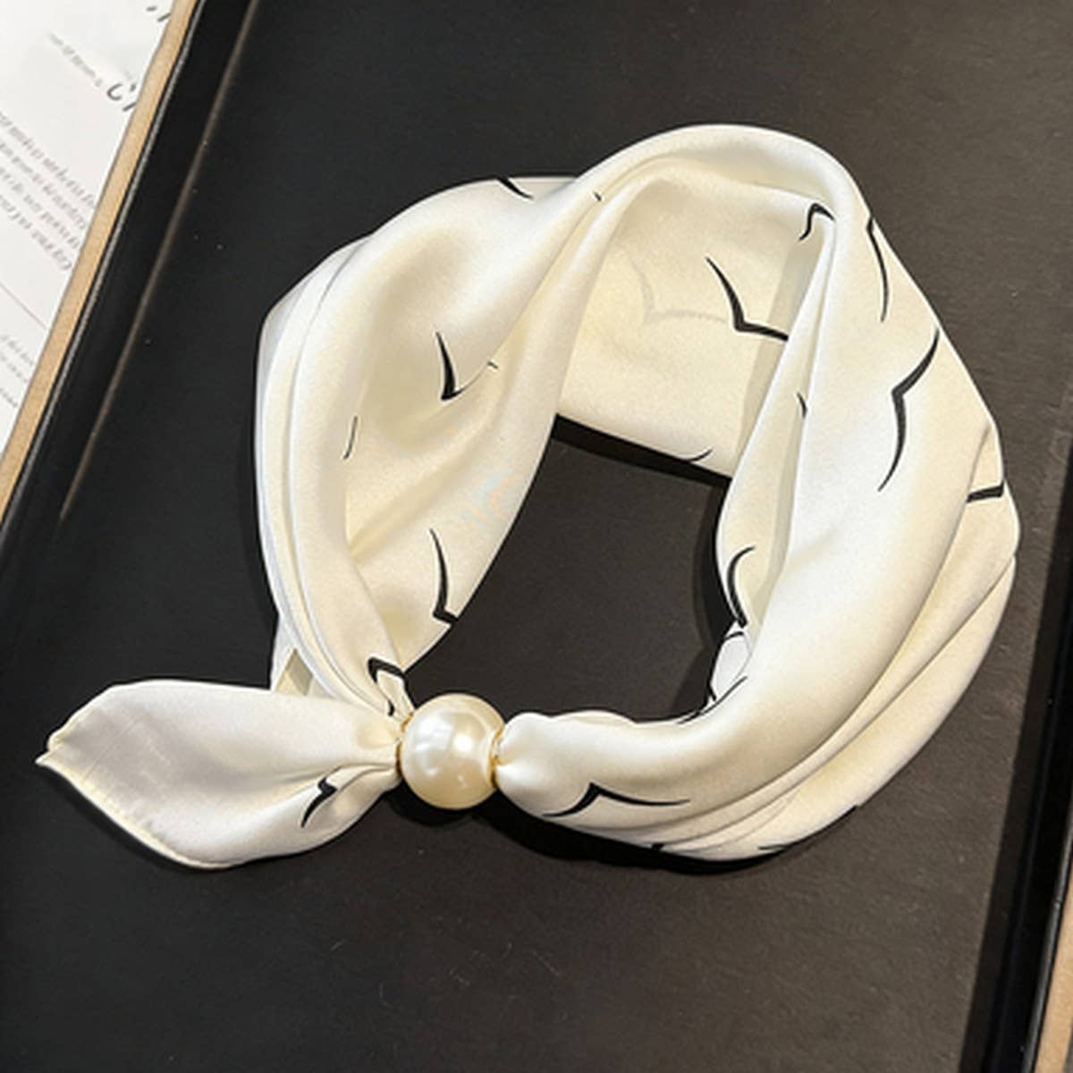 Ivory Pearl Magnetic Skinny Neck Scarf_Cwasc03933