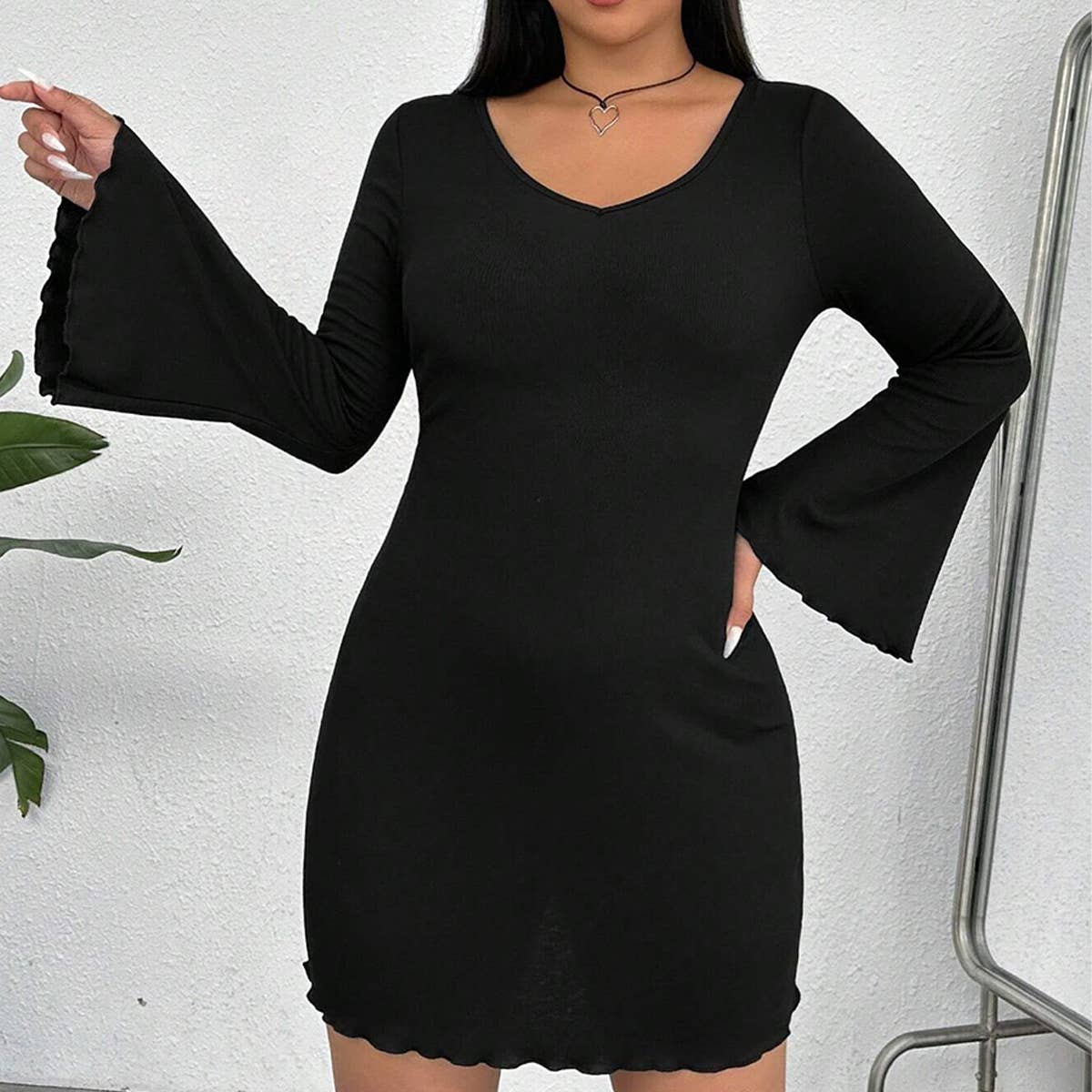 ELEGANT V NECK FITTED BODYCON BELL SLEEVE DRESS_CWDMD6068