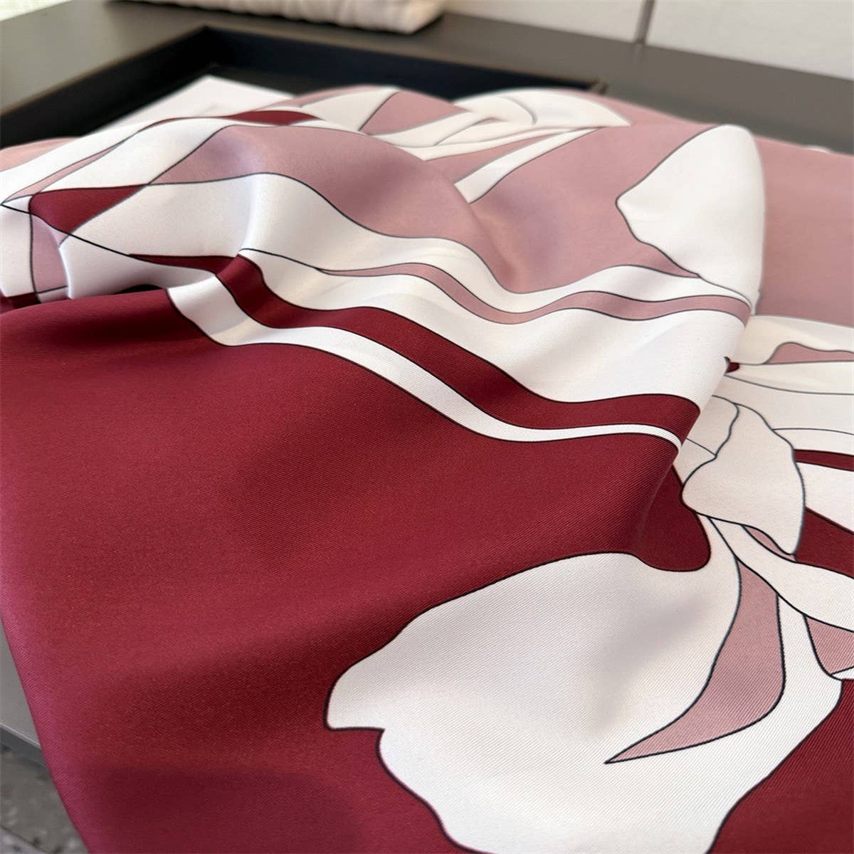Retro Floral Faux Silk Square Neck Scarf_Cwasc03436