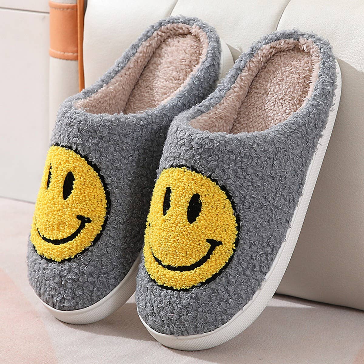 CUTE CARTOON SMILING FACE FABRIC SLIPPERS_CWSHS0254