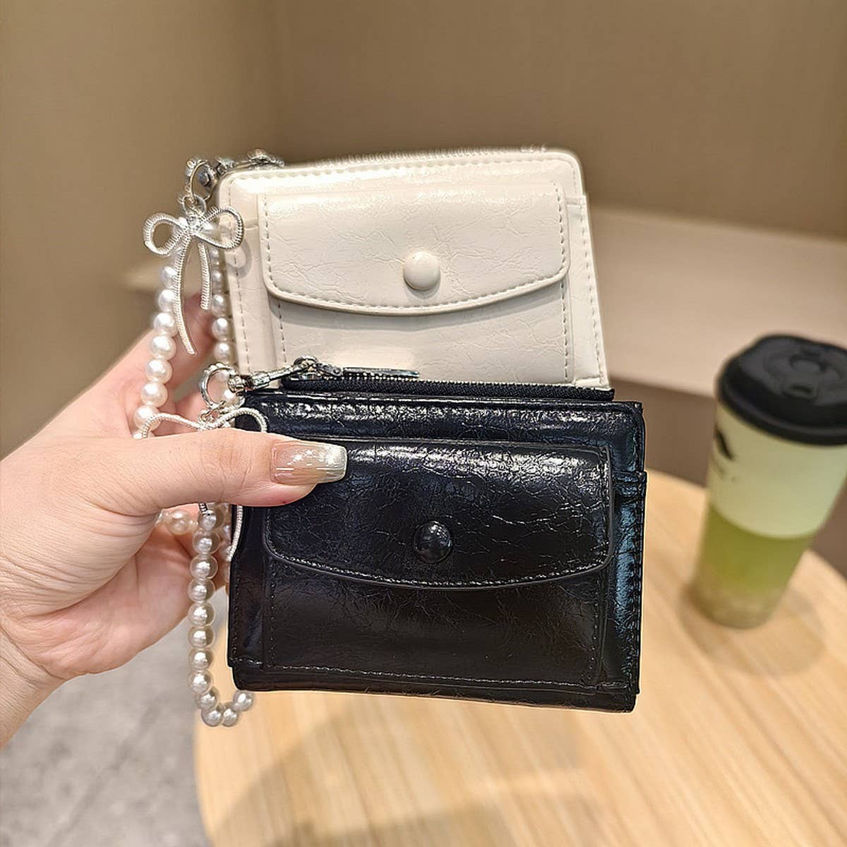 Minimal Crackle Bow Pearl Zip Bifold Wallet_Cwab06202