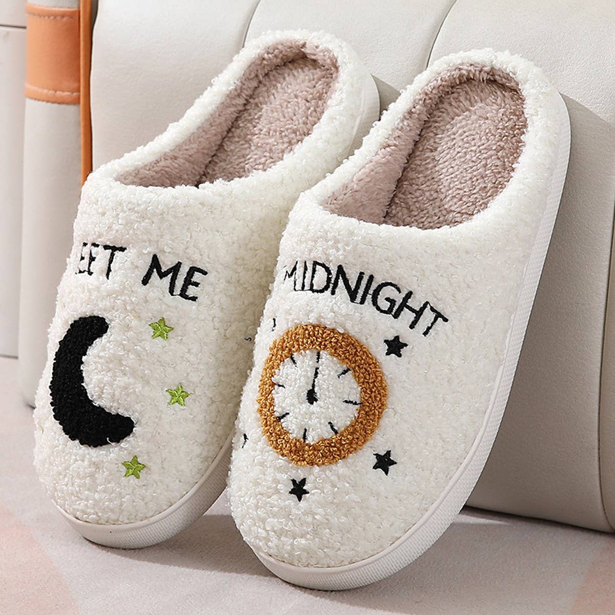 CARTOON MOON AND CLOCK PATTERN INDOOR SLIPPERS_CWSHS0255