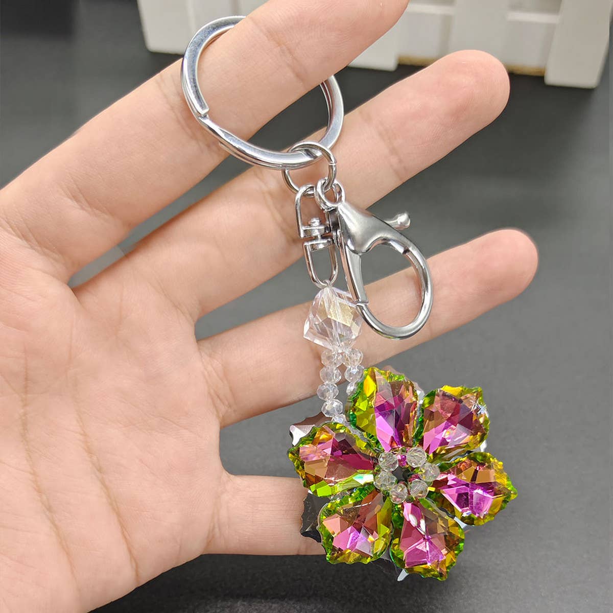 COLORFUL CRYSTAL FLOWER KEYCHAIN_CWMM1566
