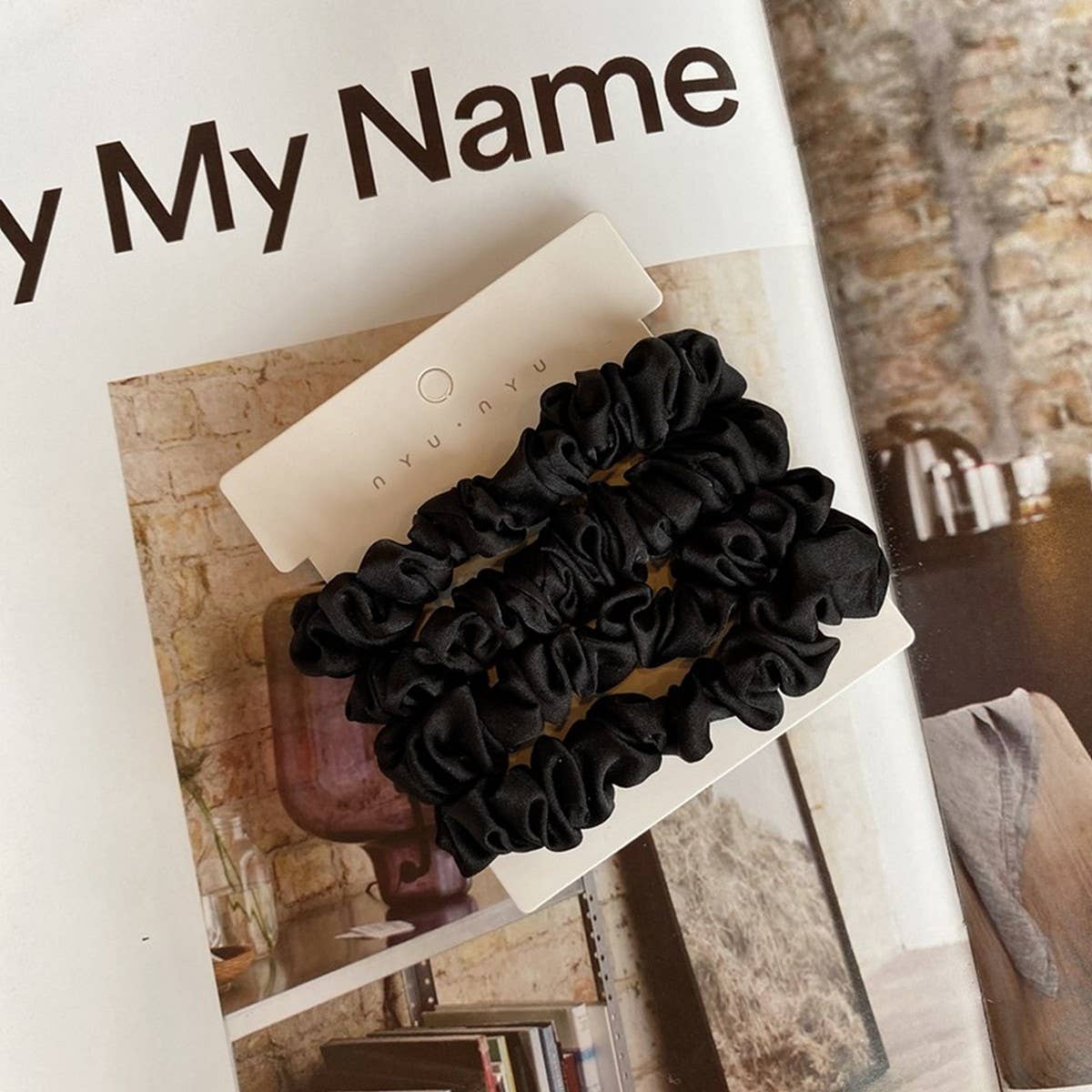 TEMPERAMENTAL SIMPLE ELASTIC HAIR SCRUNCHIES_CWAHA1721