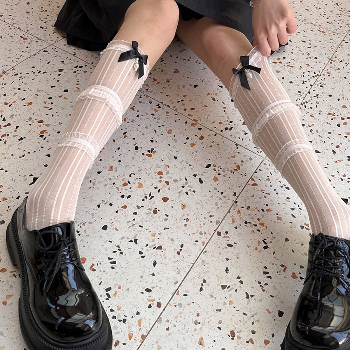 LOLITA KNEE SOCKS WITH CUTE MESH BOW DETAIL_CWMS0503
