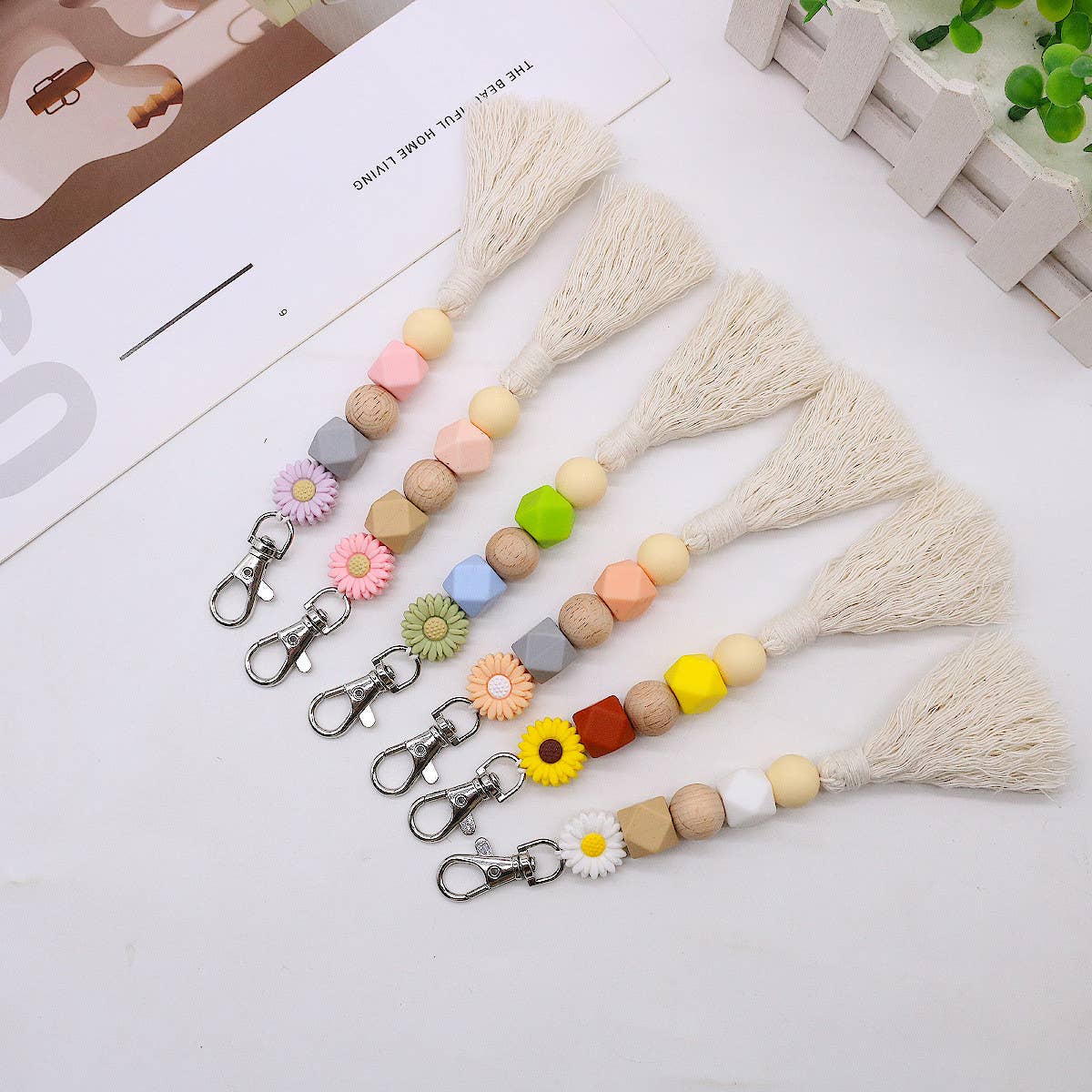 2024 NEW CUTE FLOWER TASSEL PENDANT KEYCHAIN_CWMM1570
