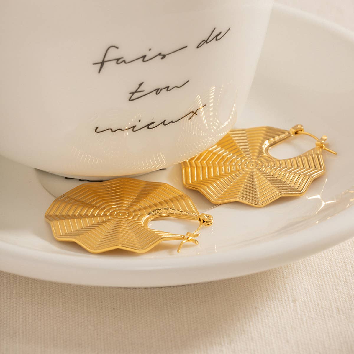 NEW IRREGULAR GEOMETRIC SECTOR EARRINGS_CWAHA0924