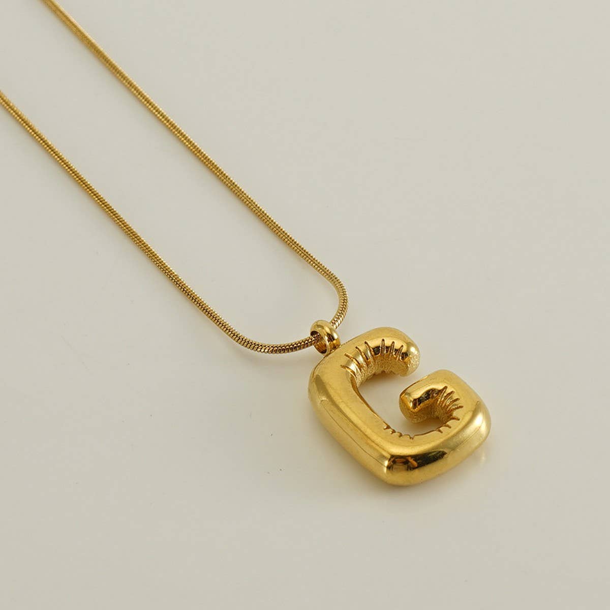 BALLOON STYLE 18K GOLD LETTER PENDANT NECKLACE_CWAJE0691