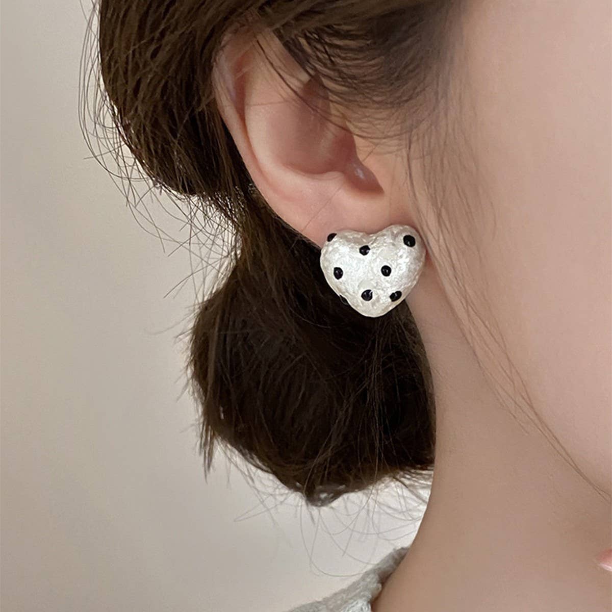 POLKA DOT HEART SIMPLE TRENDY EARRINGS_CWAJE2338