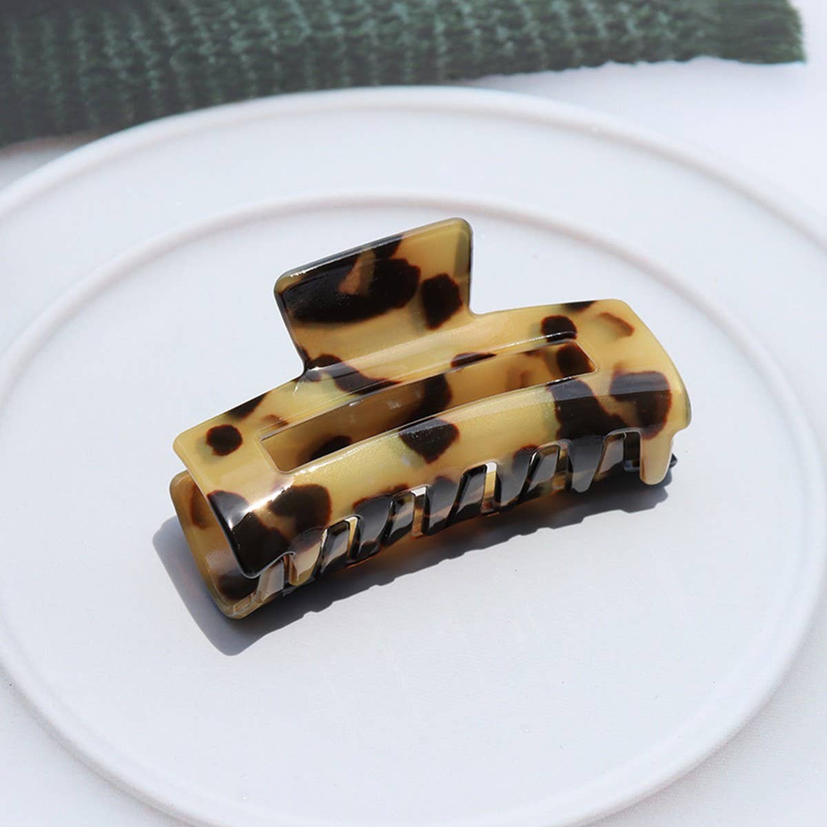 8 5CM HOLLOW SQUARE HAIR CLAW RETRO FRENCH STYLE_CWAHA2627