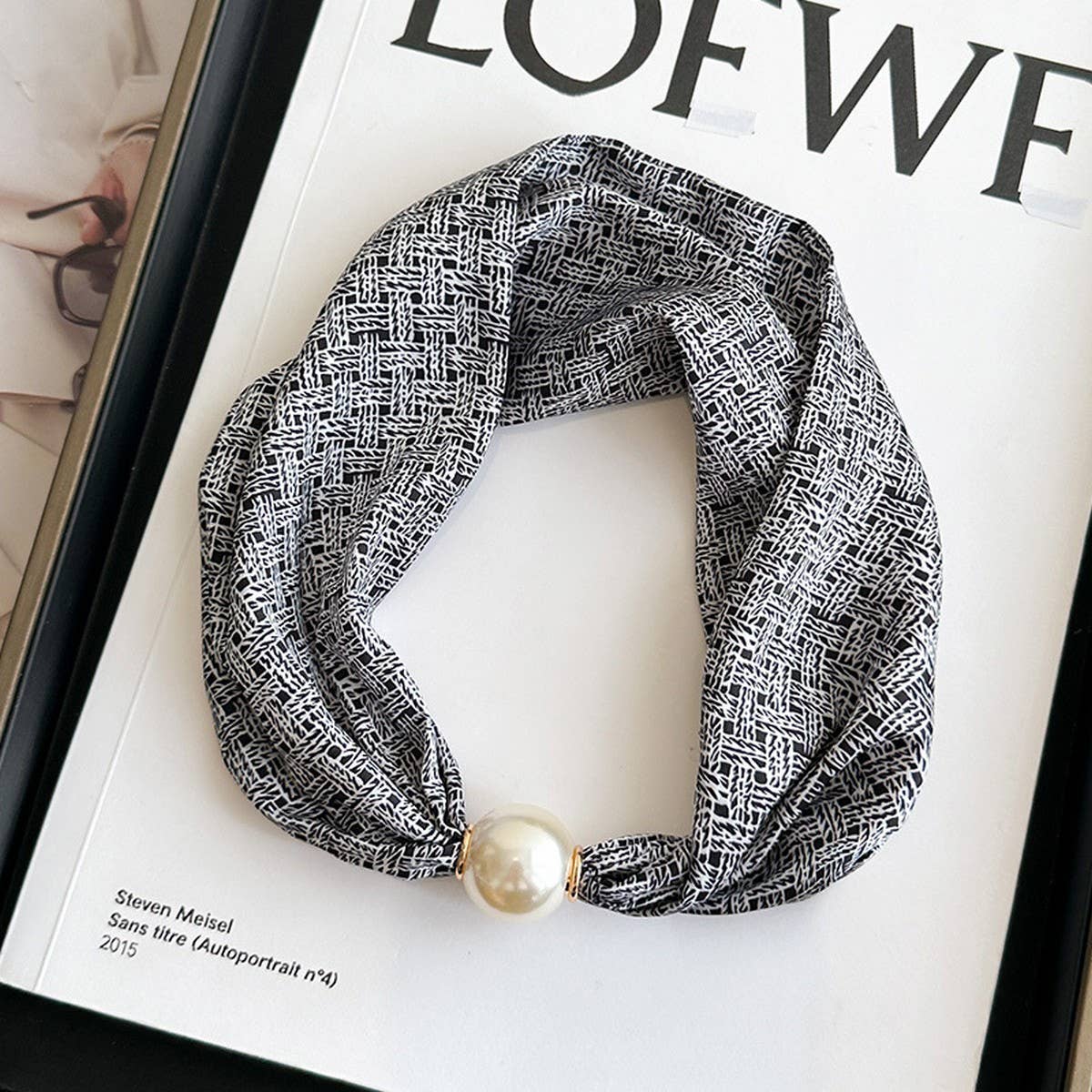 Pearl Magnetic Skinny Silk Neck Scarf_Cwasc03931