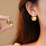 PLEATED GEOMETRIC IRREGULAR ROUND PEARL EARRINGS_CWAJE2340