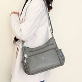 Lightweight Water-Repellent Nylon Shoulder Bag_Cwab3502