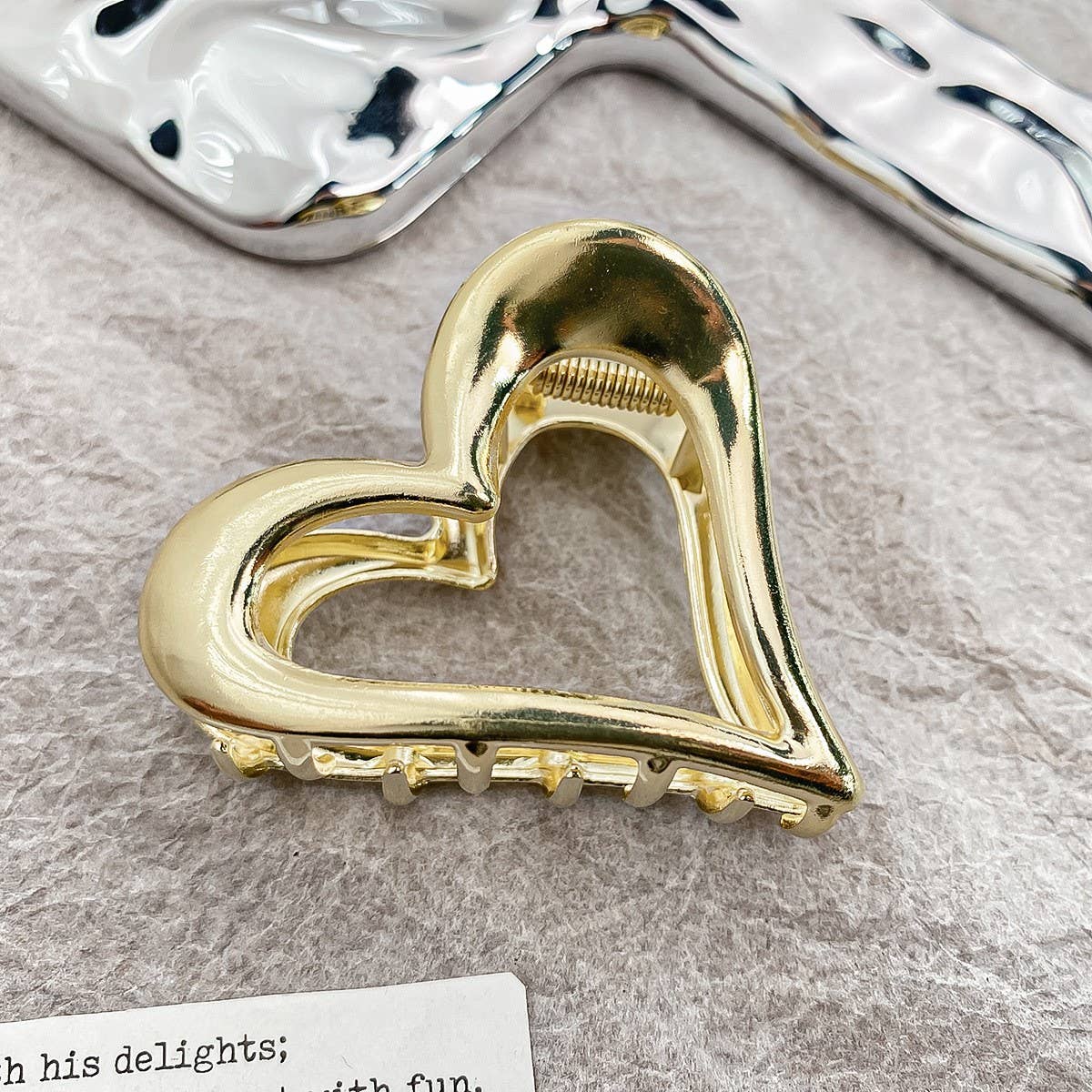 BRIGHT SURFACE HEART SHAPED METAL MINI HAIRPIN_CWAHA0726