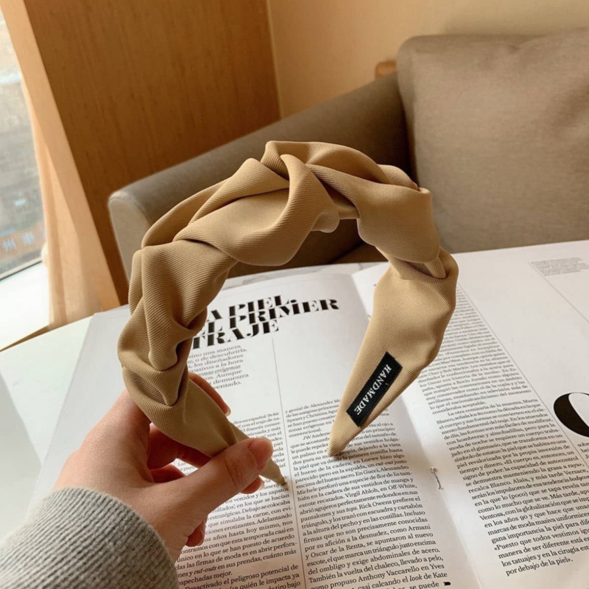 RUFFLED WIDE BRIM SOLID COLOR HEADBAND_CWAHA2838