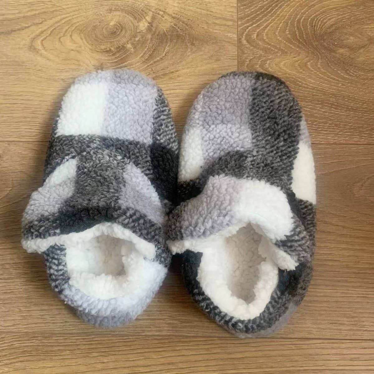 HOME WARM SOFT BOTTOM NON SLIP SOCK SLIPPERS_CWMS1213