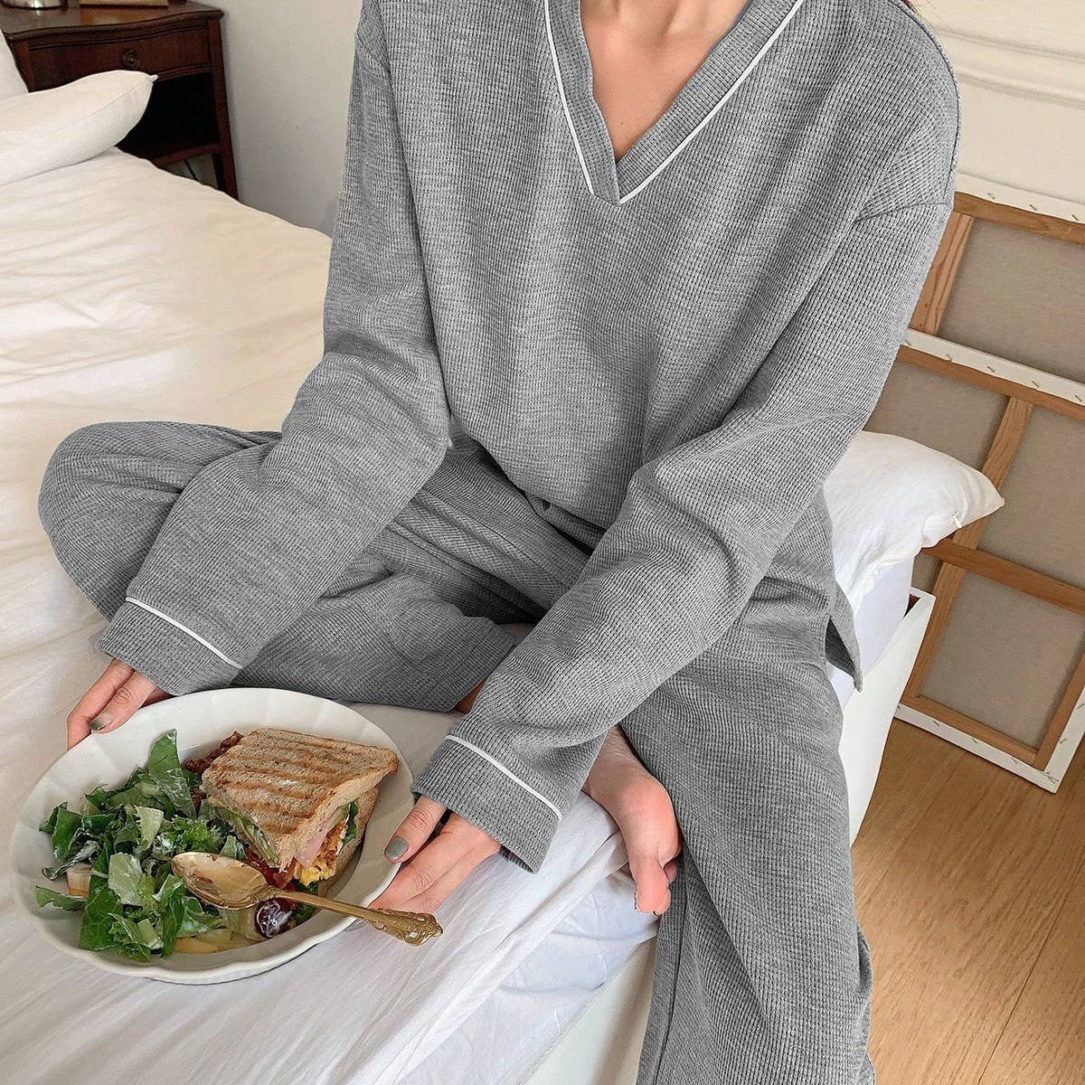 Two Sets Of Loose And Comfortable Loungewear