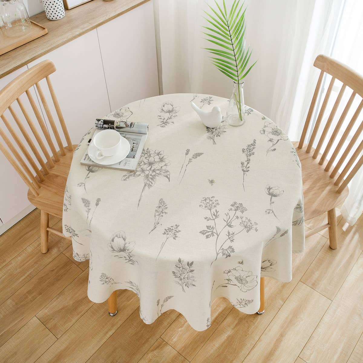 ROUND SKETCH FLOWER PRINT TABLECLOTH_CWMM0957