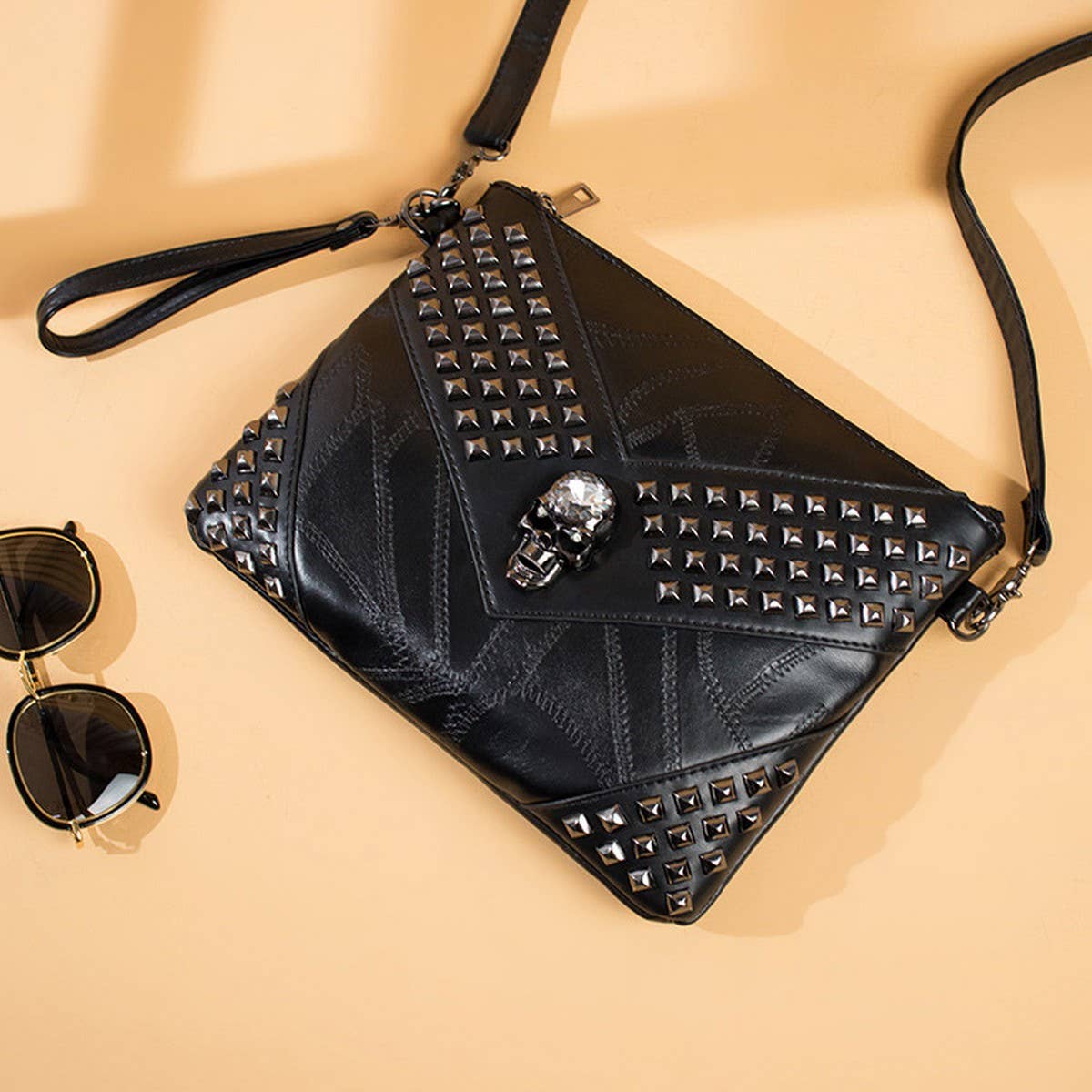 SKULL RIVET LARGE CAPACITY CLIP BAG CLUTCH BAG_CWAB1470