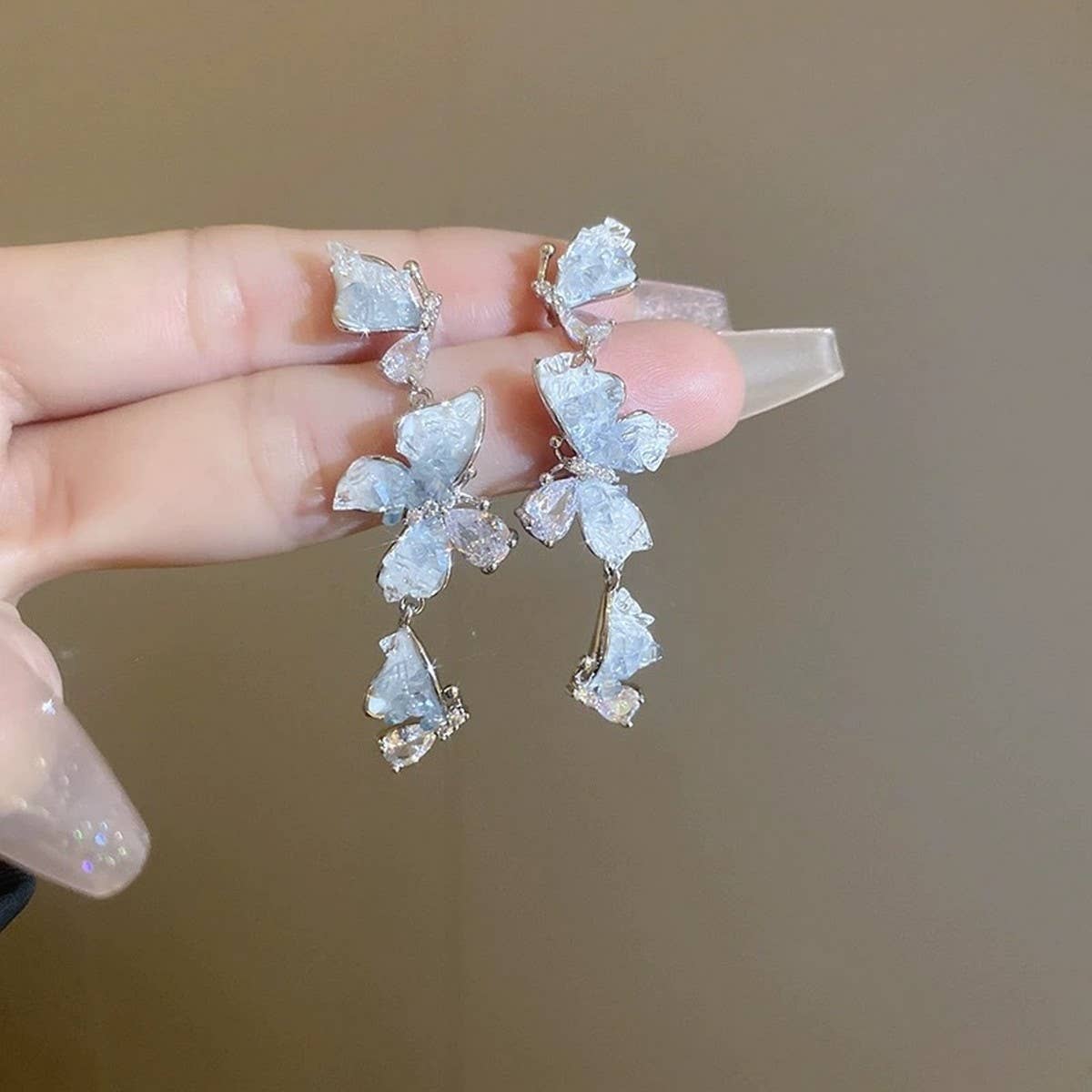 GRADIENT SWEET CRYSTAL BUTTERFLY LONG EARRINGS_CWAJE2177