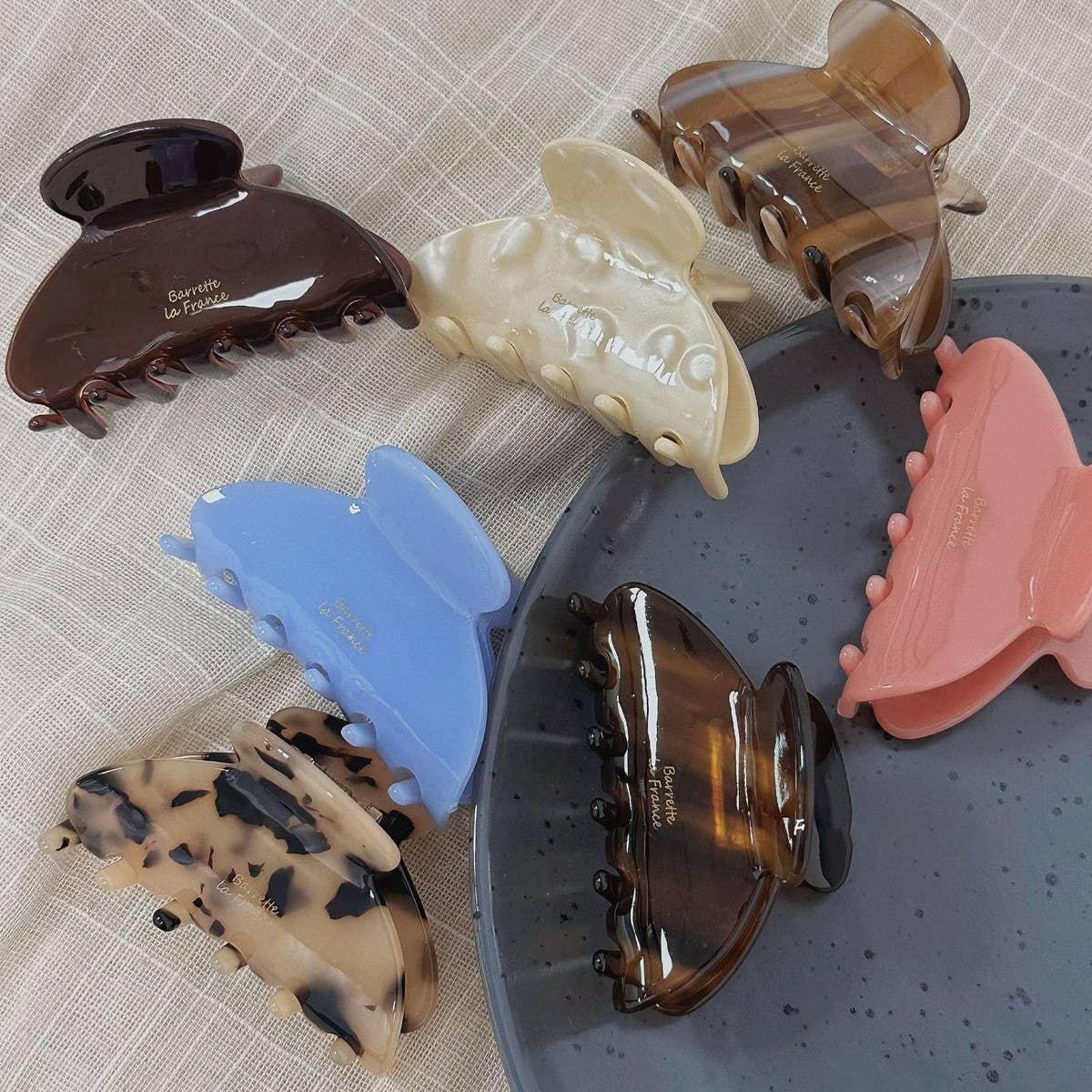 Versatile Candy-Colored Half-Tied Shark Hair Clip_Cwaha1285