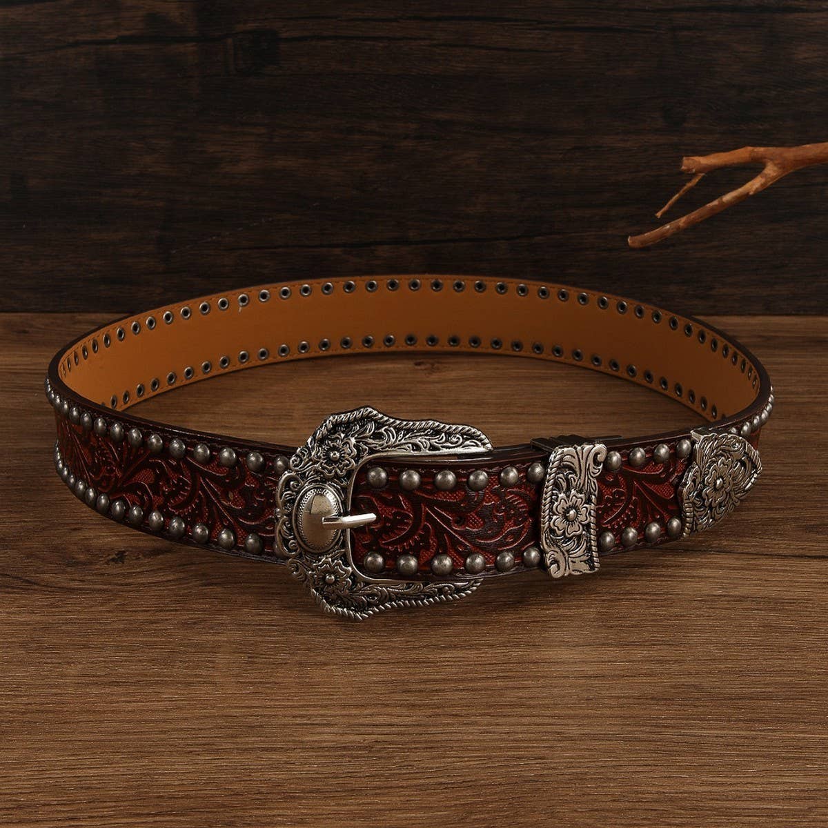 Vintage Distressed Rivet Embossed Belt_Cwmm3957