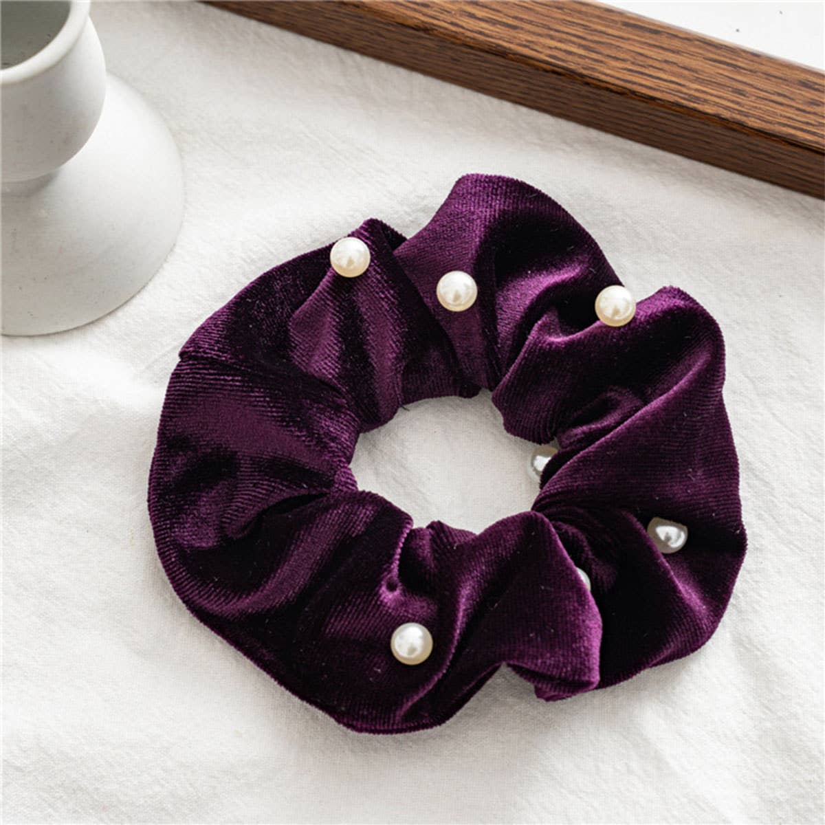 PEARL FUZZY HAIR SCRUNCHIES_CWAHA0382