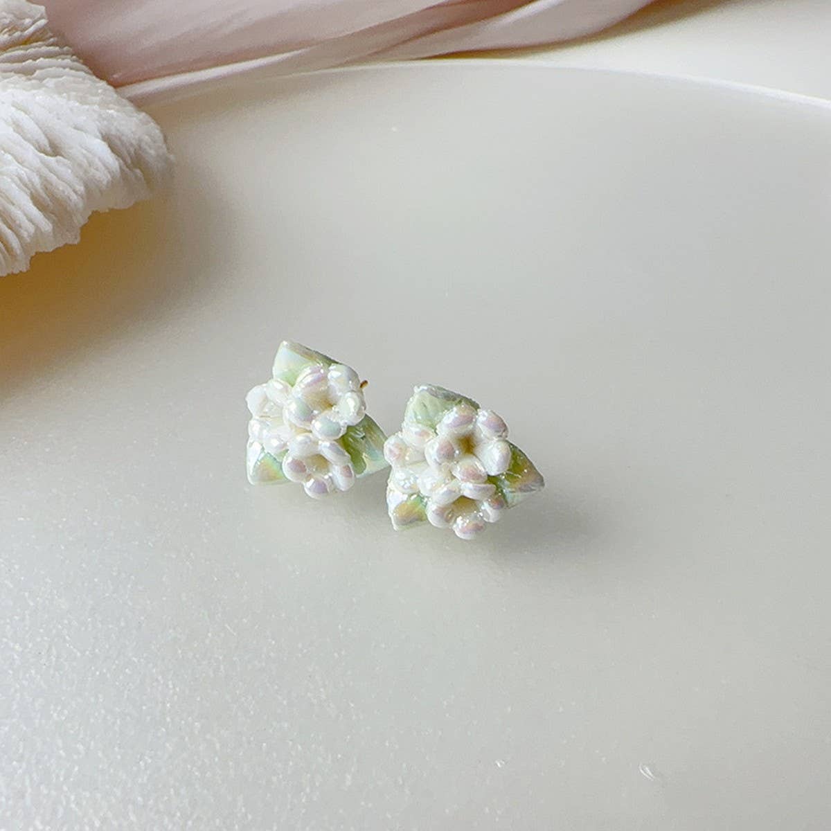 RETRO SWEET FOREST TRIANGLE EARRINGS_CWAJE1712