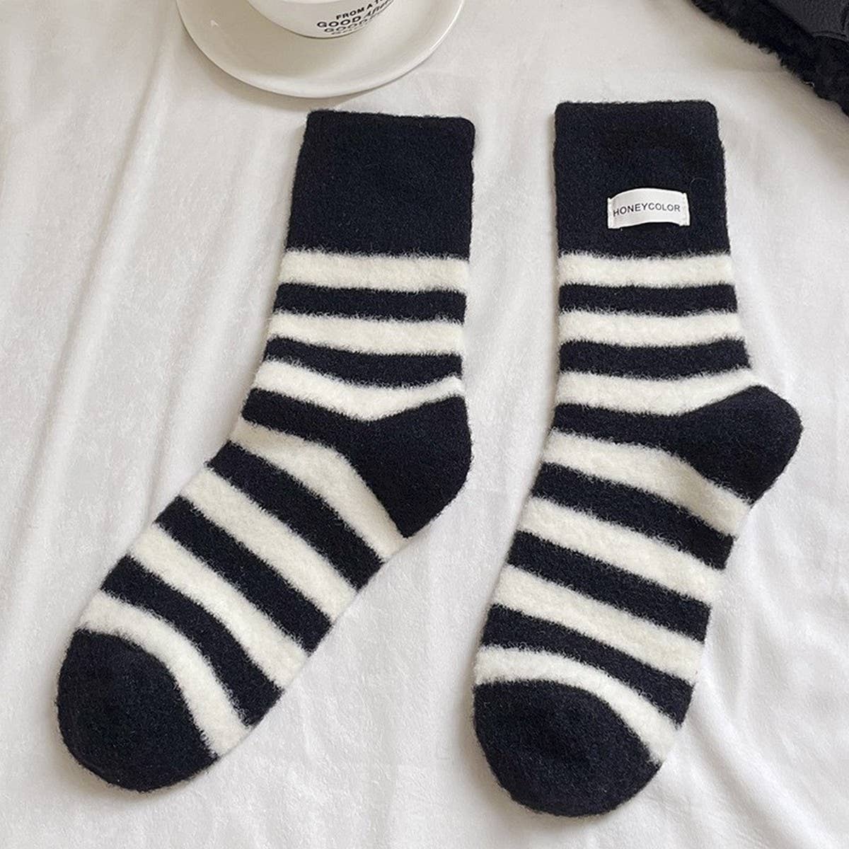 THICKENED PANDA FURRY HOME SLEEP SOCKS_CWMS1068