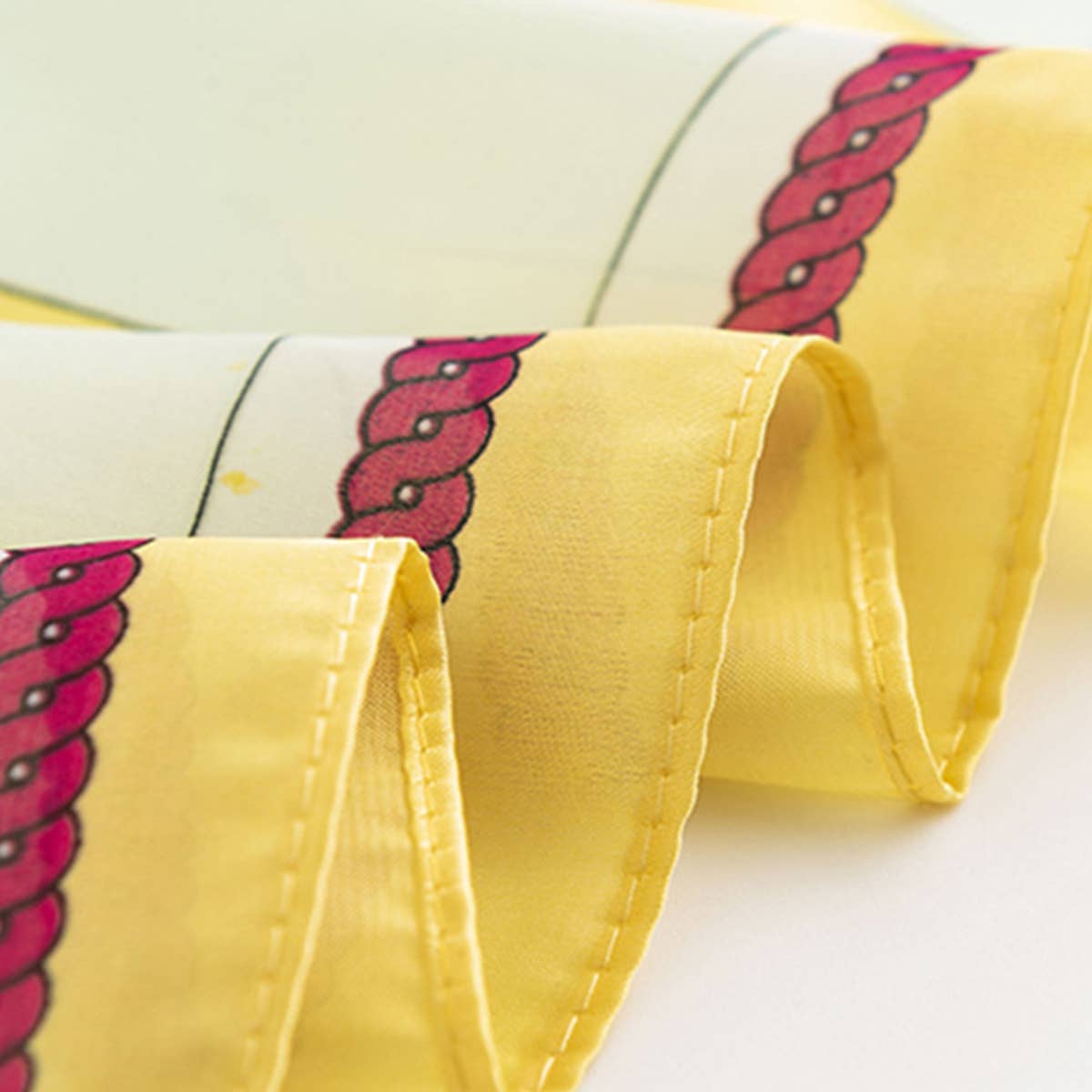 GEOMETRIC FLORAL SATIN SQUARE SCARF FOR WOMEN_CWASC0495