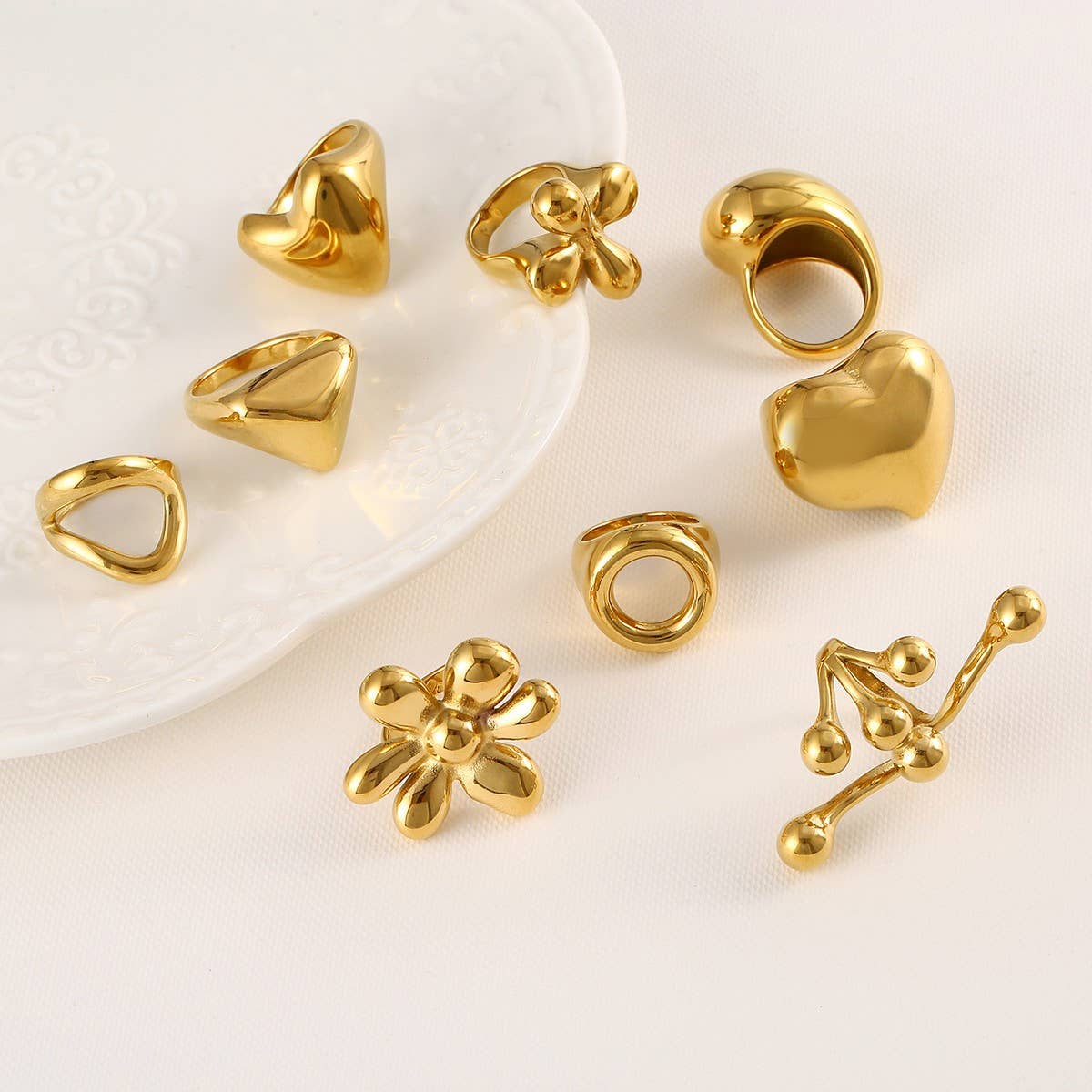 Trendy 18K Gold Plated Steel Statement Ring_Cwmm8937