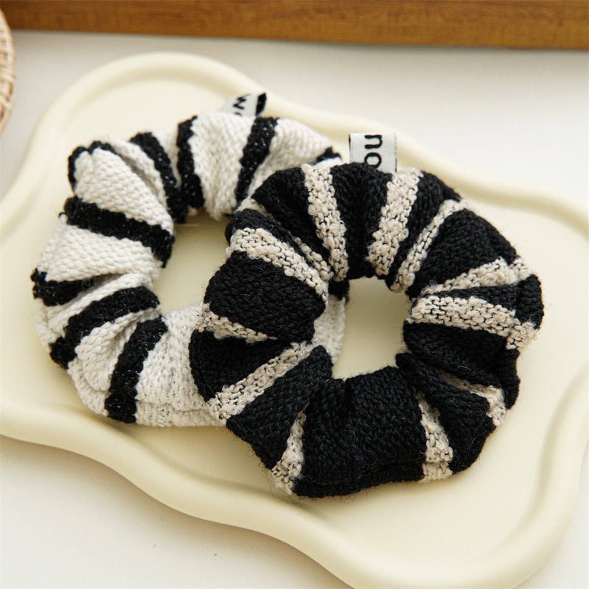 RETRO STRIPED LARGE INTESTINE HAIR TIE_CWAHA0793