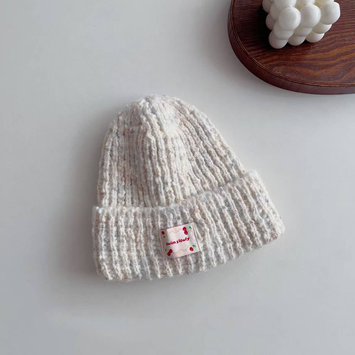 CHILDRENS STYLISH CURLED WHITE LABEL KNITTED HAT_CWAH2935