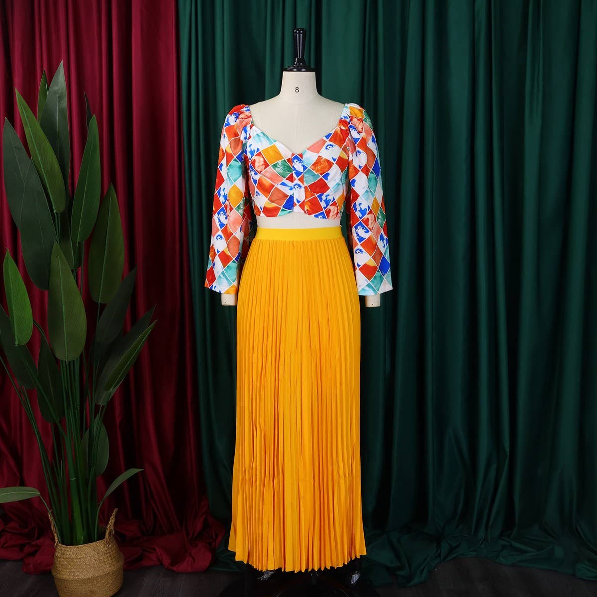 PRINTED TOP PLEATED LONG SKIRT TWO PIECE SUIT_CWSTB1137