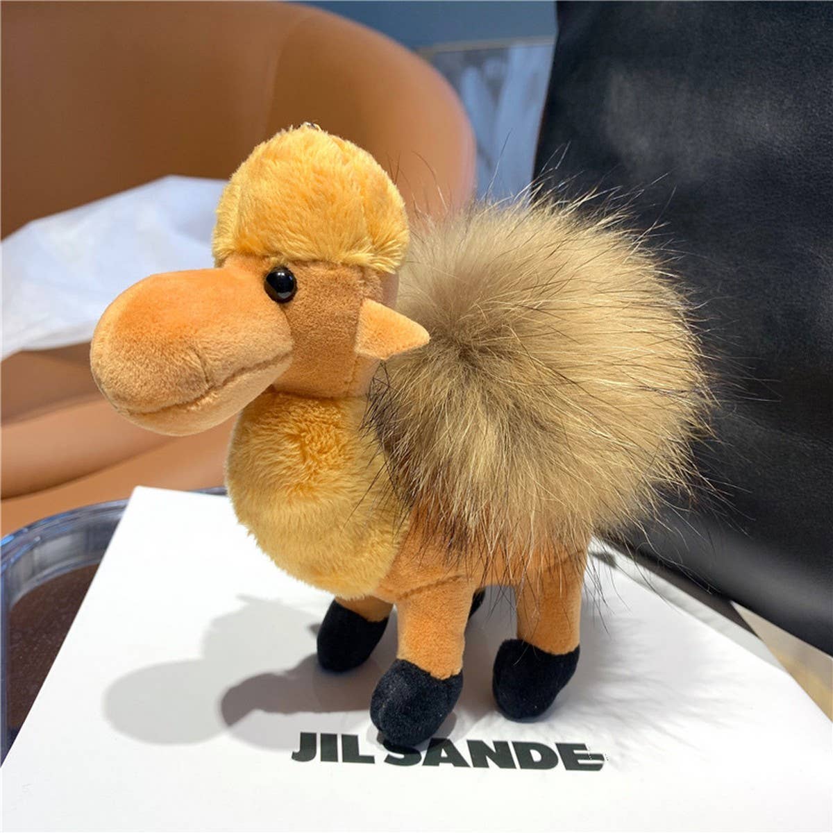 PERSONALIZED CREATIVE FUR BALL CAMEL BAG PENDANT_CWMM2545