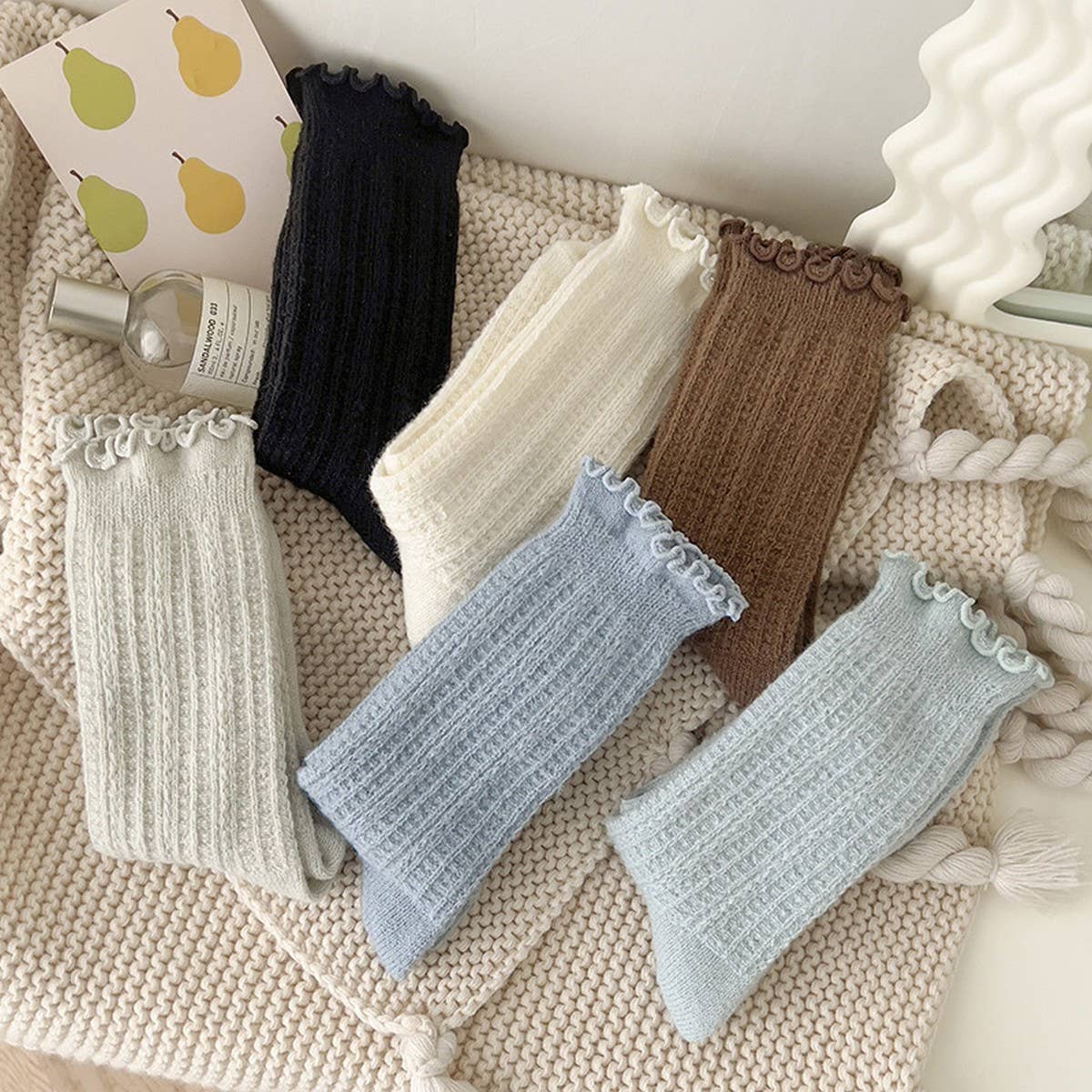 Warm Solid Color Ruffled Cute Mid-Calf Socks_Cwms1070