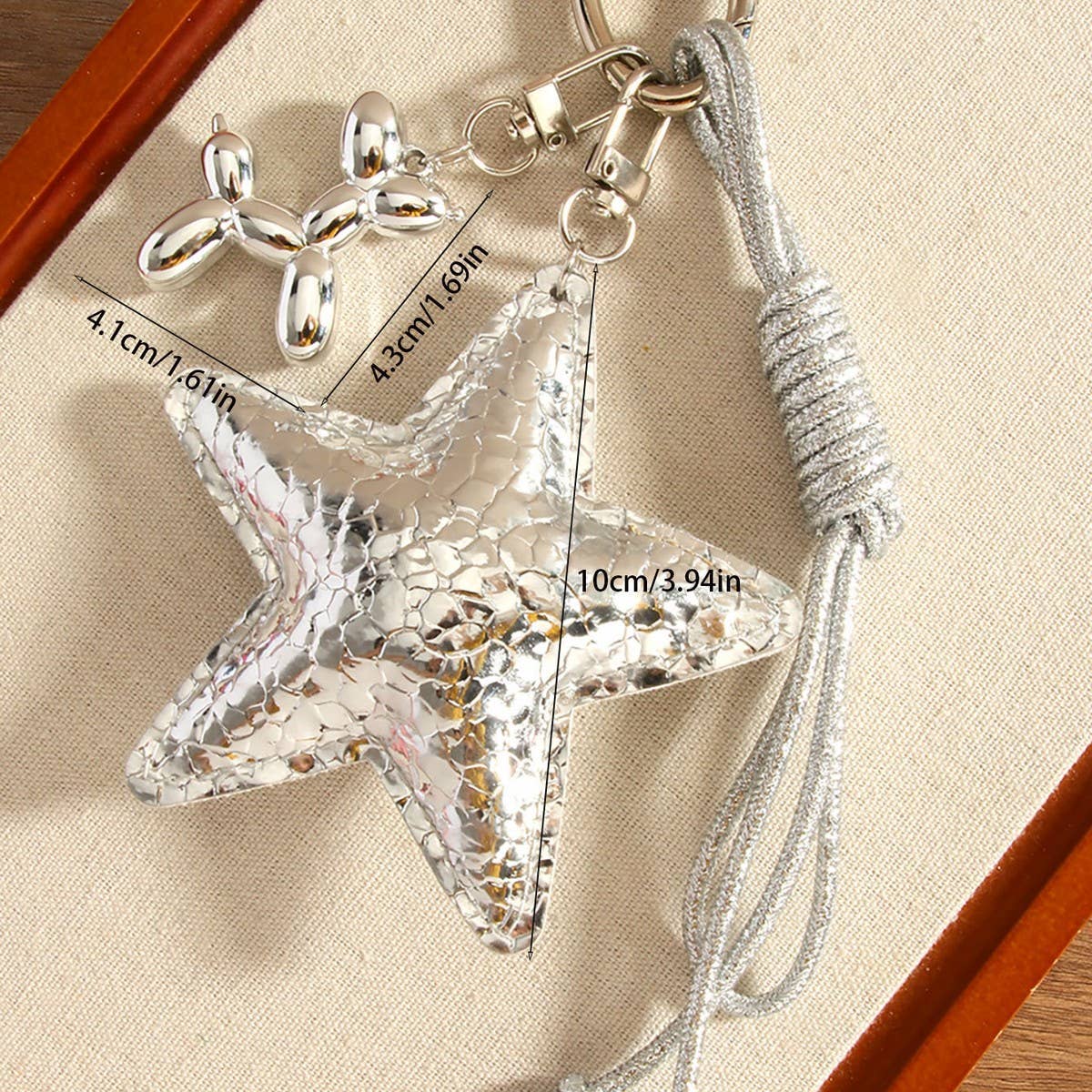 STYLISH SILVER STAR BALLOON DOG BAG KEYCHAIN_CWMM7638